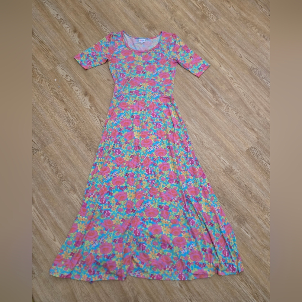 Floral Lularoe Maxi Dress with Short Sleeves